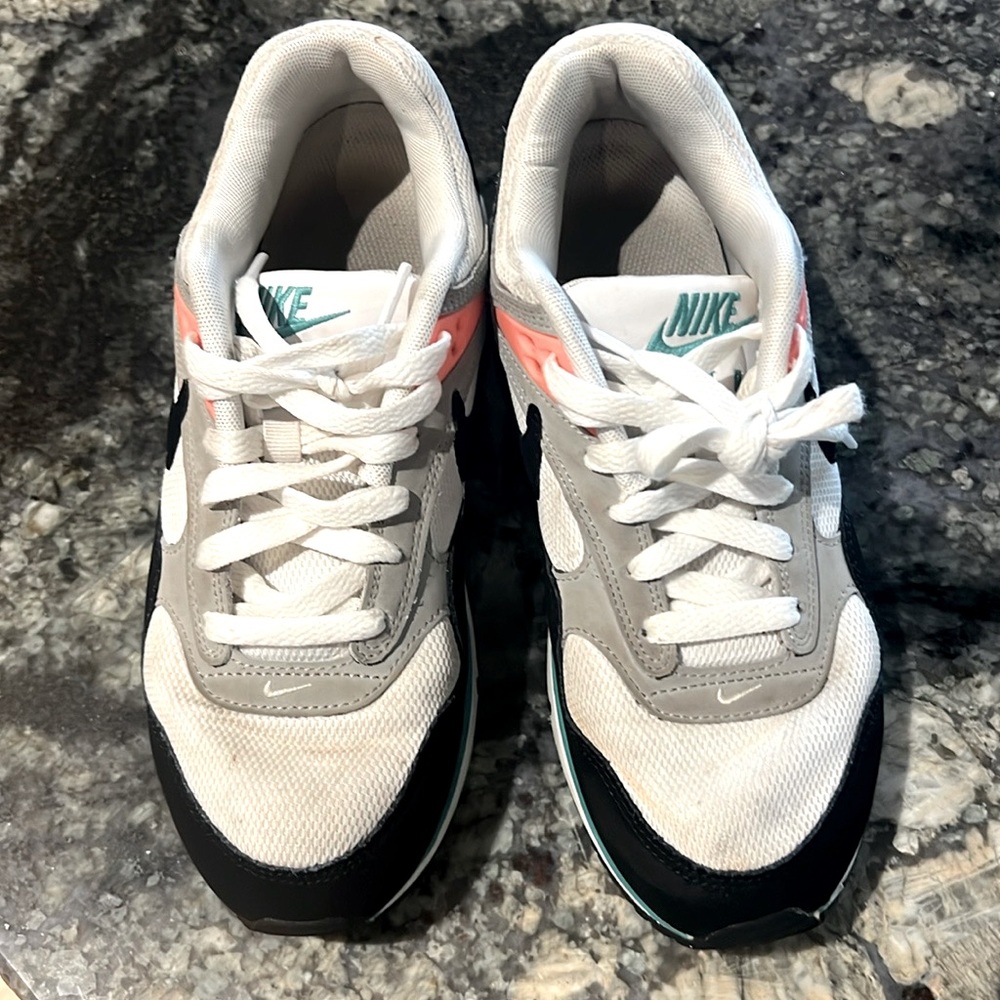 Cute nike womens shoes